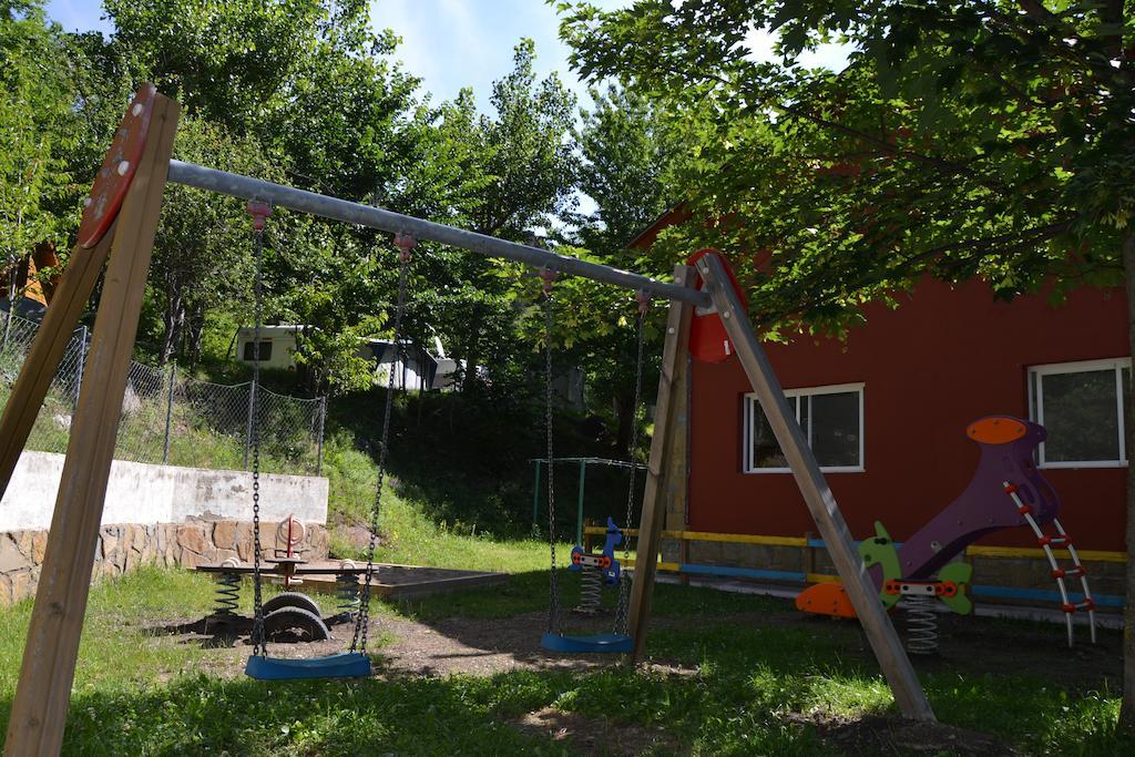 Camping Aneto Benasque Exterior photo
